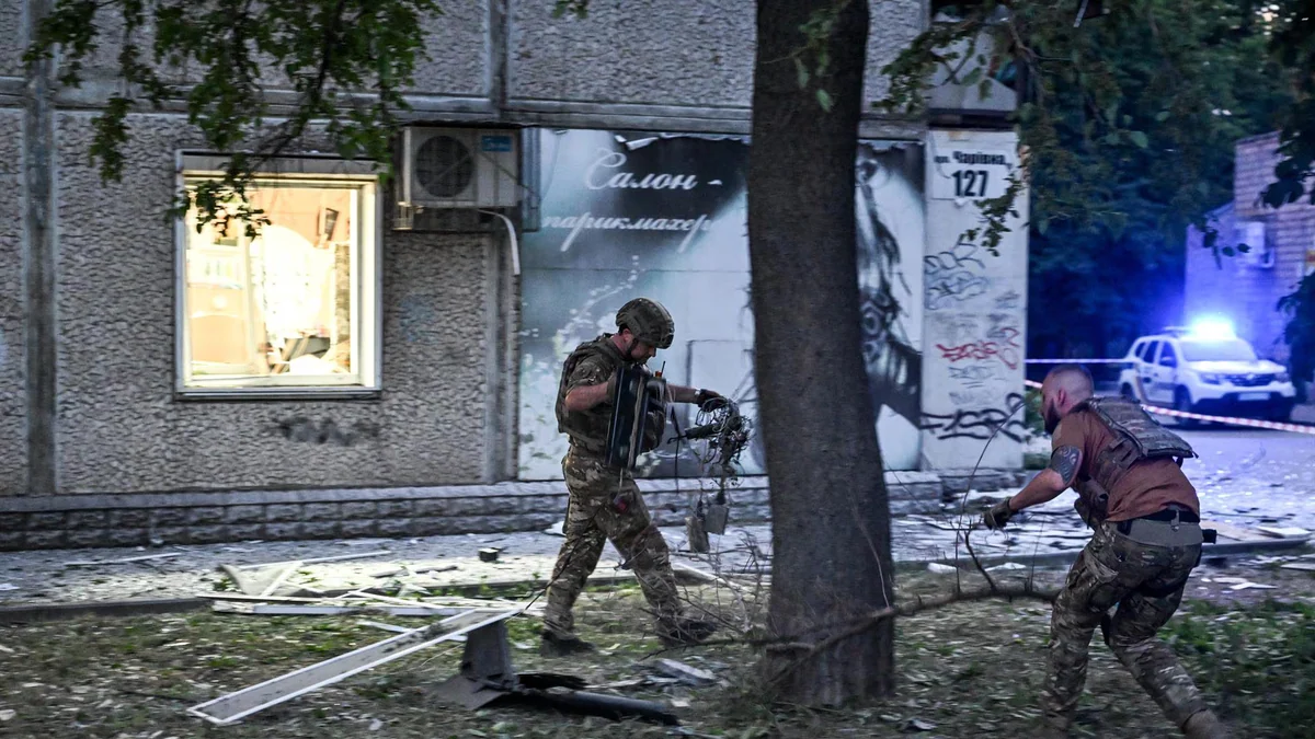 Un grupo paramilitar ucraniano ataca infrestructura ferrovaria clave rusa en Donetsk y Lugansk