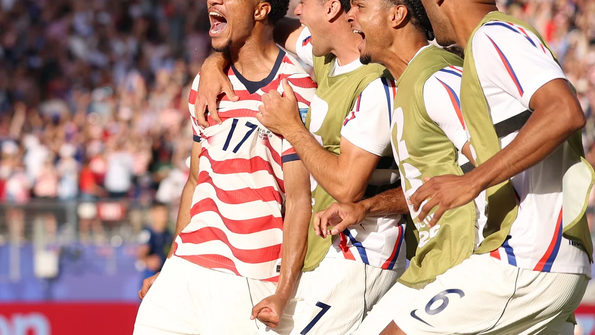 Un intenso Estados Unidos vence a Bosnia, pero pierde a su goleador para los octavos
