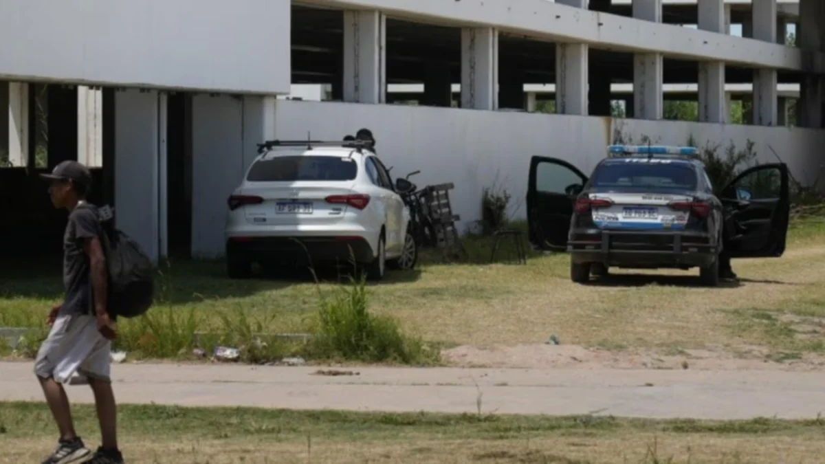 Vendía droga en un barrio de Rosario, intentó sobornar a los policías y quedó detenido