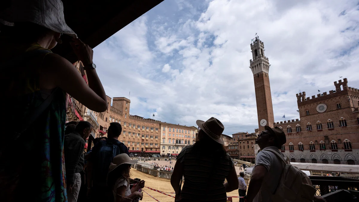 Palio di Siena, vince la contrada dell'Aquila, non accadeva dal 1992