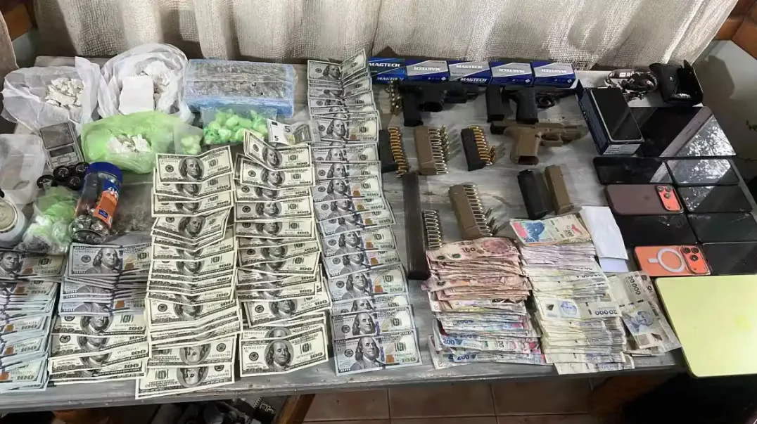 Desarticularon una red narco en Río Negro: dos detenidos, secuestro de cocaína, marihuana, dinero y armas
