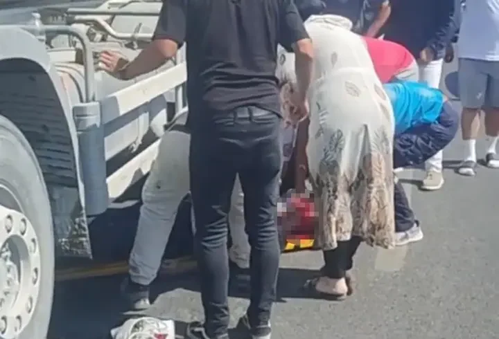 Beton mikserinin çarptığı yaya öldü
