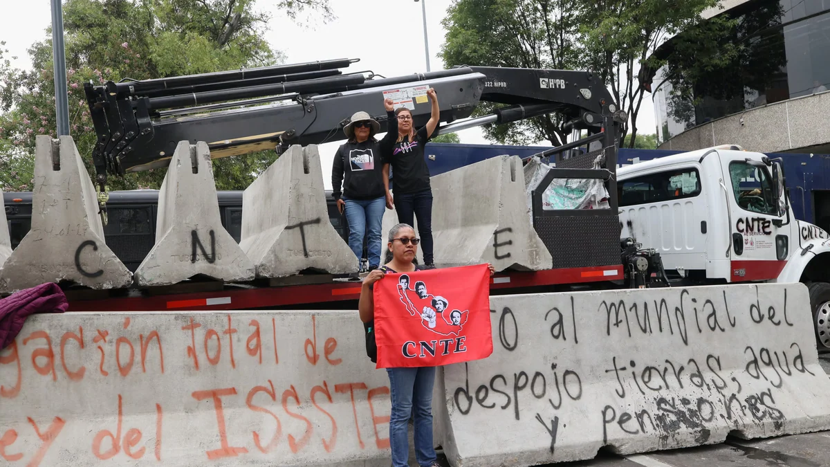 Detenciones policiacas, narcotráfico y reportes de seguridad minuto a minuto desde el Mundial 2026 en CDMX y México: SSC CDMX cerrará tramo de Calzada de Tlalpan por marcha de la CNTE rumbo al Estadio Ciudad de México