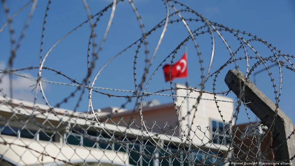 Kuyu tipi: Deniz Göktaş'ın gönderildiği cezaevi neden tartışılıyor?
