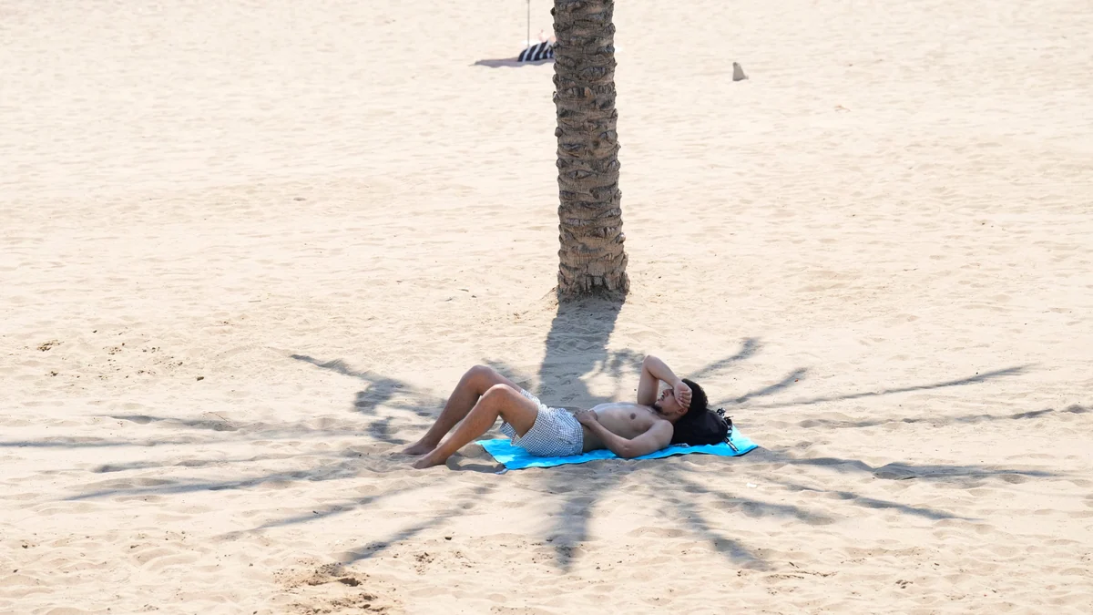 Las temperaturas extremas condicionan el boom turístico de España: los turistas que viven una ola de calor cambian de destino al año siguiente