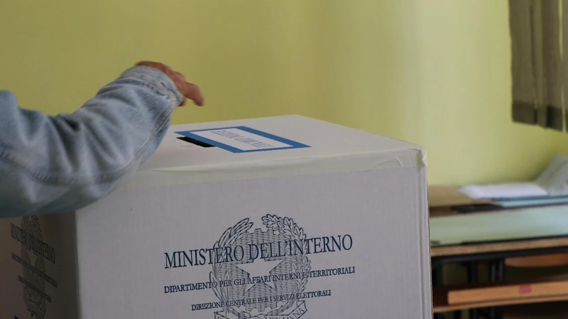 Ballottaggi in sei capoluoghi e 35 città, l'affluenza in netto calo