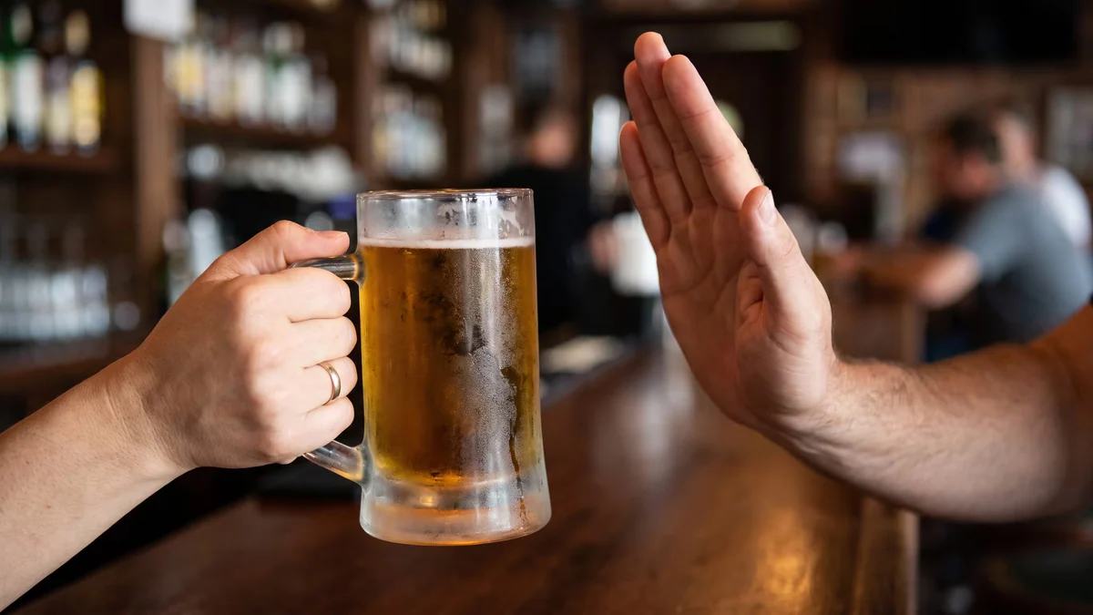 El alcohol compromete la salud física y mental incluso en consumos moderados