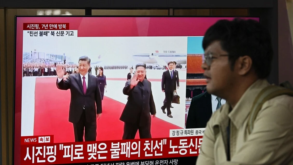 Xi abbraccia Kim, missione per sfilare Pyongyang dall'orbita di Putin