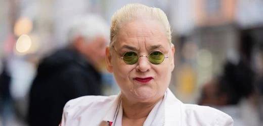 Hella von Sinnen bereut ihre unverschämte, arrogante Art im Suff