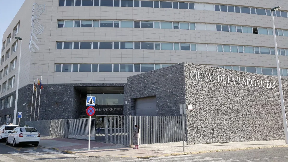 Libertad con orden de alejamiento para un acusado de agredir a su pareja en un camping de Guardamar (Alicante)