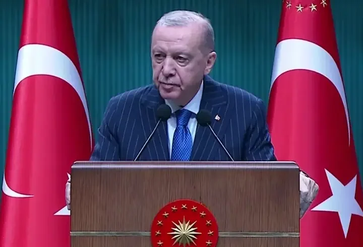 SON DAKİKA HABERİ: Cumhurbaşkanı Erdoğan: Türkiye krizleri başarıyla yönetiyor