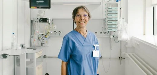 Rentnerin mit Minijob: »Ich hätte längst aufhören können, als Krankenpflegerin zu arbeiten«