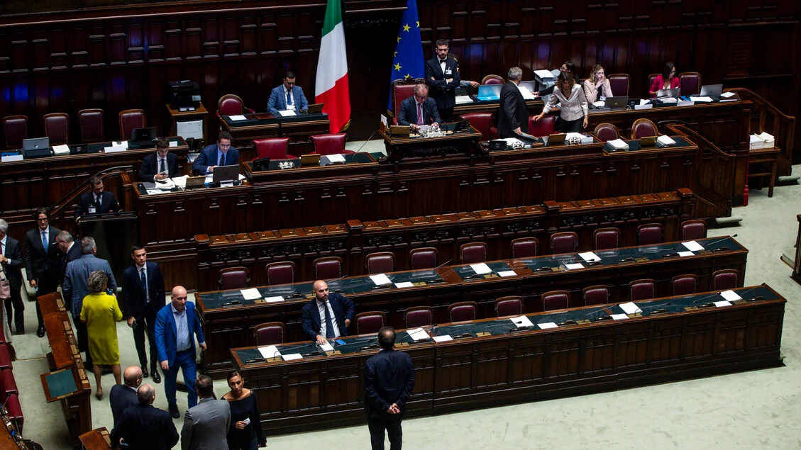 Scontro opposizioni-FnV: "Richiamate alle leggi razziali". La replica: "Voi razzisti con gli italiani"