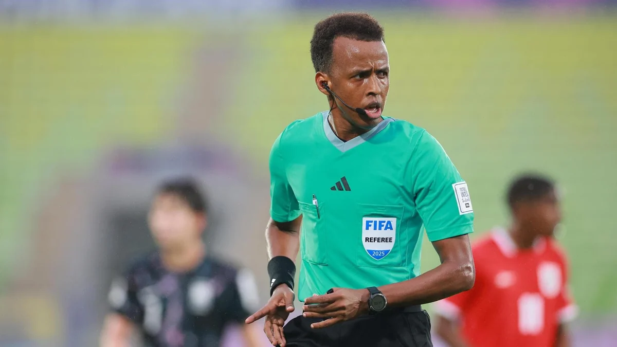 Mondiali, arbitro respinto: “Interrogato per 11 ore e messo in cella. La mia colpa? Essere somalo”