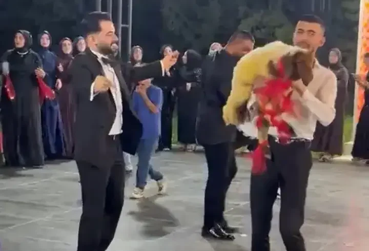 Düğünde damada kuzu hediye etti