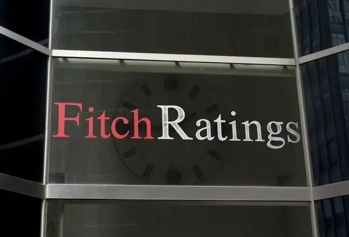 Fitch'ten petrol piyasası tahmini: Arz fazlası 2026'nın sonunda geri dönebilir
