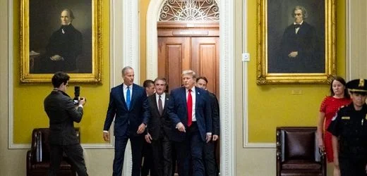 Donald Trump streitet mit der eigenen Partei und brüllt Senator an