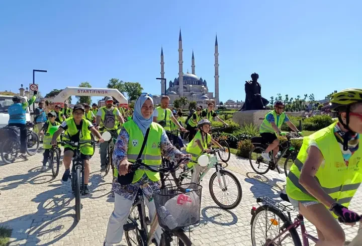 Edirne ve Tekirdağ'da 13'üncü Geleneksel Yeşilay Bisiklet Turu
