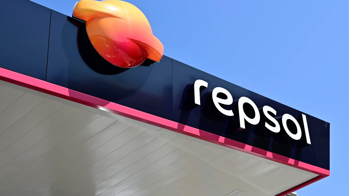 Una gasolinera de Ribadeo (Lugo) sirve por error diésel en lugar de gasolina: "Nos hacemos responsables de las averías"