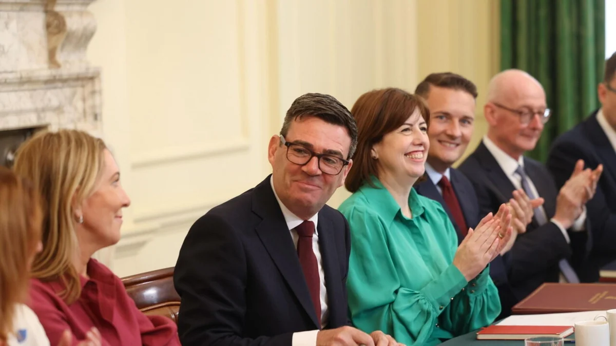 Burnham annuncia il taglio dell'Iva sulle bollette dell'elettricità da ottobre