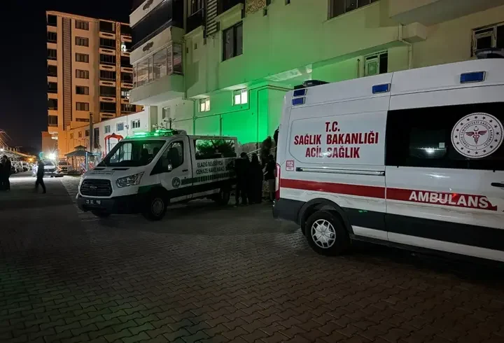 Boşanma aşamasındaki eşini tabancayla öldürdü