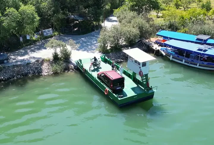 Muğla'da 1,5 saatlik yol, feribotla 1,5 dakika