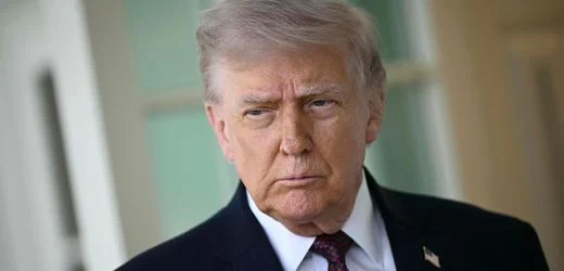 Donald Trump: Repräsentantenhaus stimmt für Einschränkung seiner Macht im Irankrieg