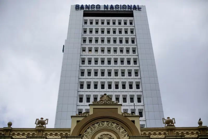 Costa Rica: la reducción de la tasa de interés impacta más en los ahorrantes que en los deudores, según el Banco Central