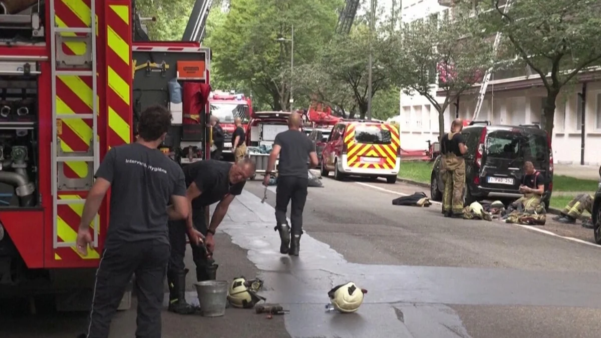 Incendio in un palazzo ad Anversa, la polizia precisa: 'Cinque i morti nel rogo, causato da un problema tecnico'