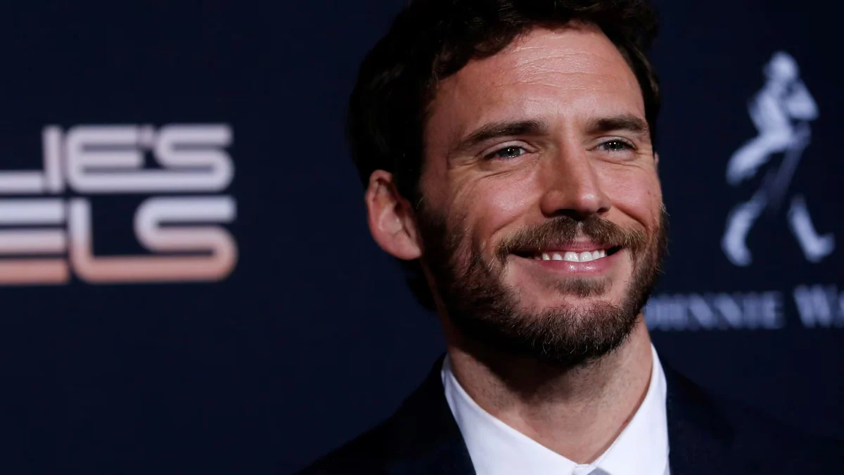 Sam Claflin aseguró que experimenta “una forma de dismorfia corporal”: “Es una lucha real y diaria”