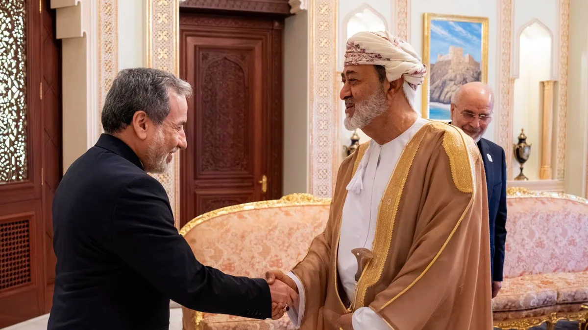 El ministro de Exteriores iraní visita Omán, potencia mediadora, en medio de nuevos ultimátums de EEUU