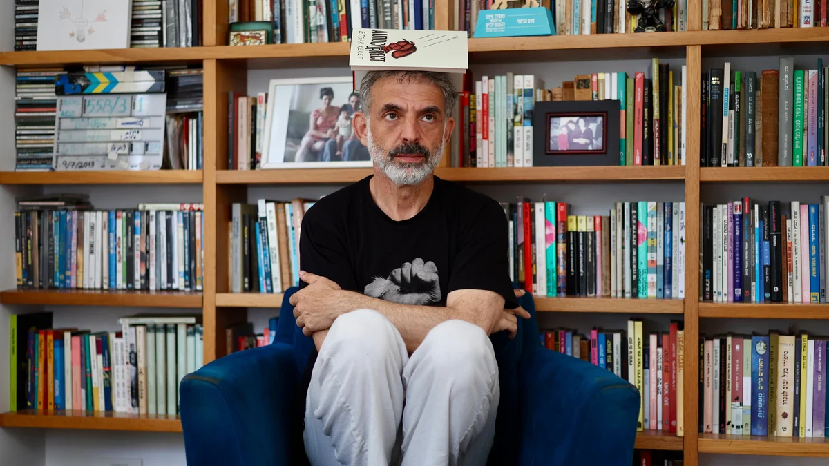 Etgar Keret, escritor: “Si la vida es una película, Israel es hoy una de zombis”