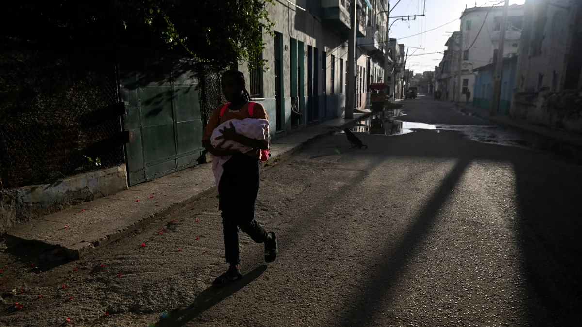 Crisis demográfica en Cuba: los nacimientos cayeron a un mínimo histórico y las muertes casi duplicaron esa cifra en 2025