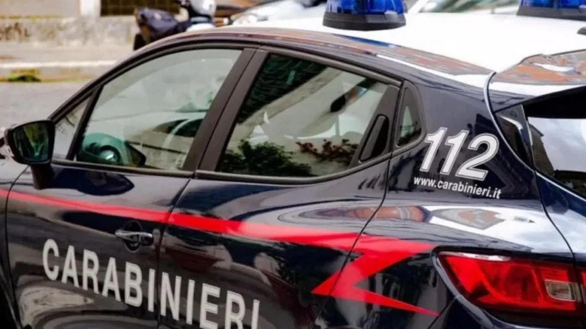 Napoli, padre accoltella il figlio dodicenne e tenta di togliersi la vita