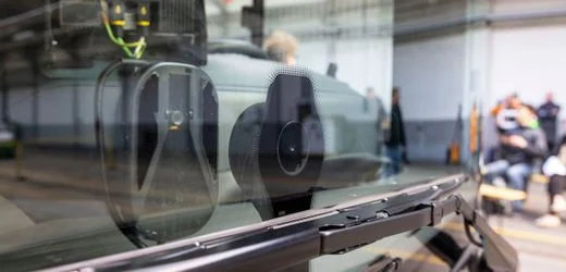 Frankfurt: Linienbusse fotografieren Hunderte Falschparker