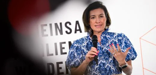 Dorothee Bär würde gern selbst ins All fliegen