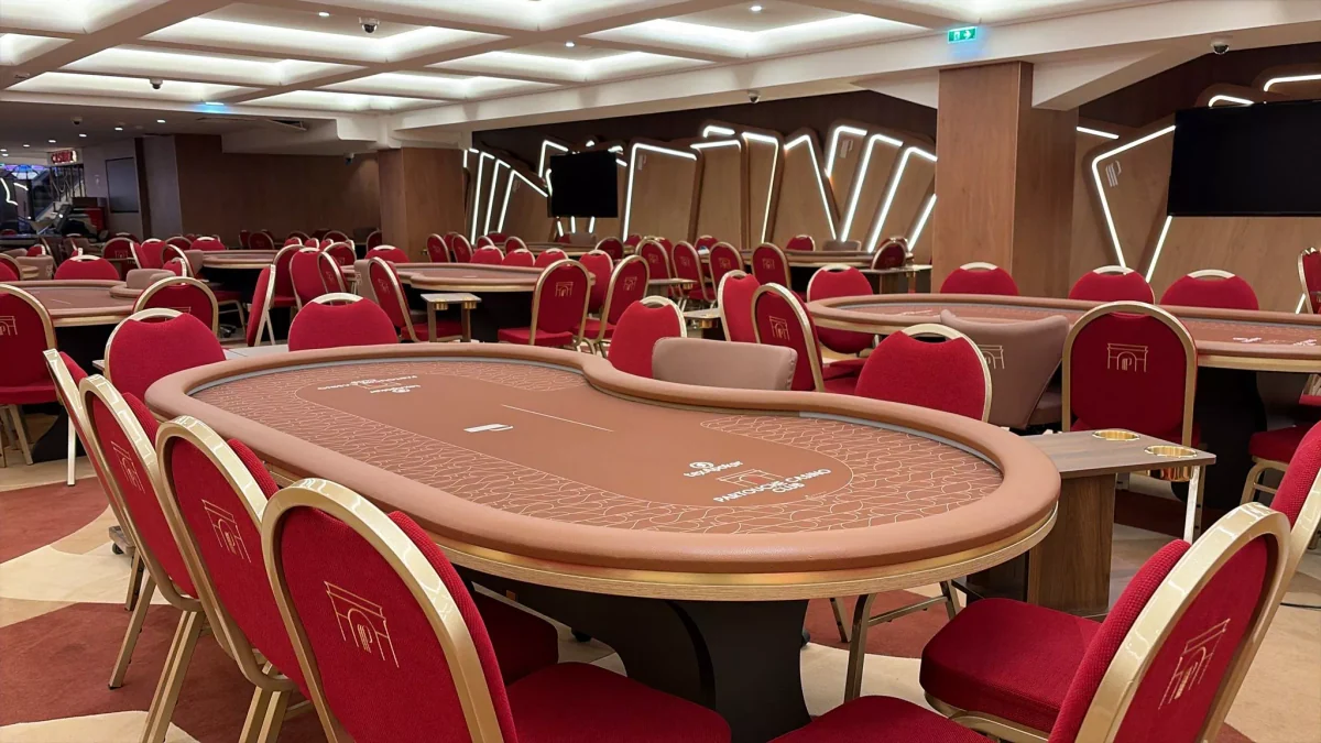 Roulette, tournois de poker : les clubs de jeux parisiens veulent séduire les touristes