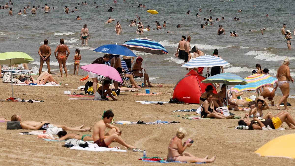 Comienza la ola de calor en España: máximas de hasta 44 grados y avisos por altas temperaturas en 10 comunidades autónomas