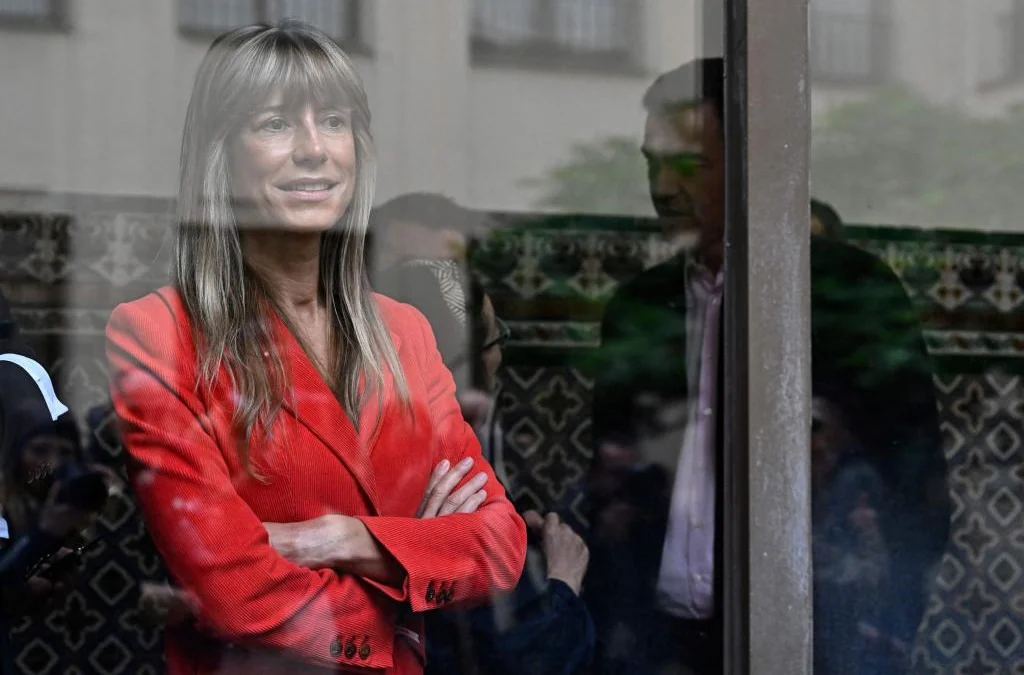 Peinado se marcha de vacaciones y deja en manos del juez sustituto la decisión de autorizar el viaje de Begoña Gómez a la cumbre de la OTAN