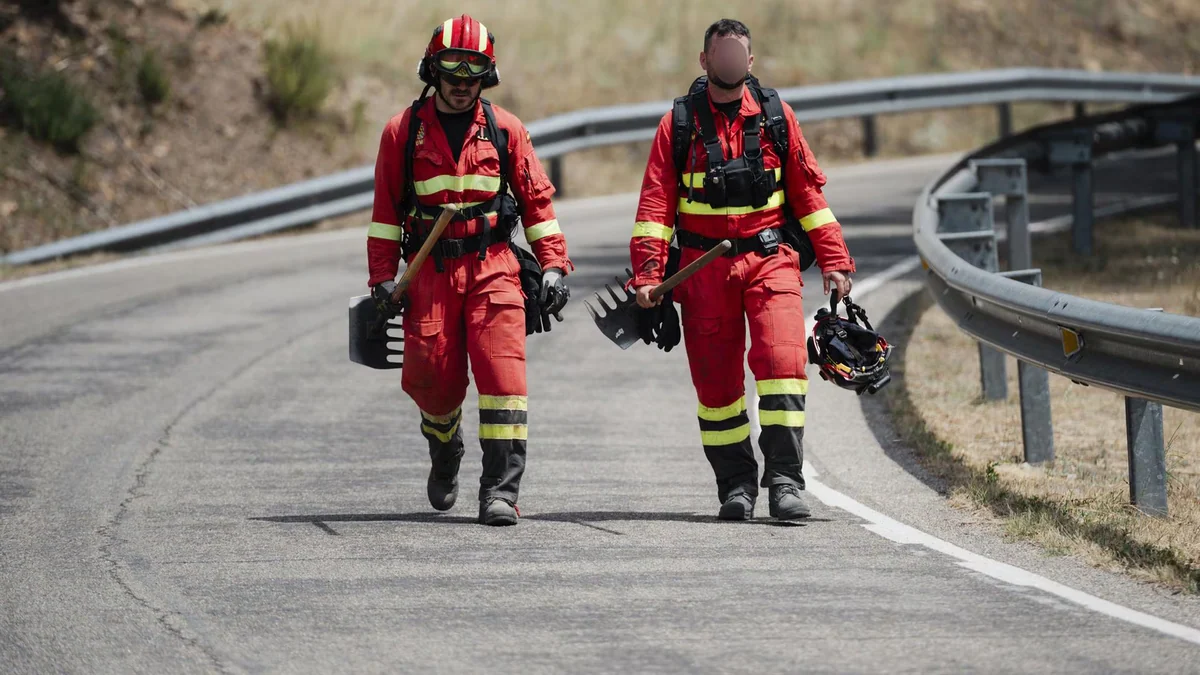 Evacúan el pueblo de Molinos (Teruel) por el incendio de Ejulve