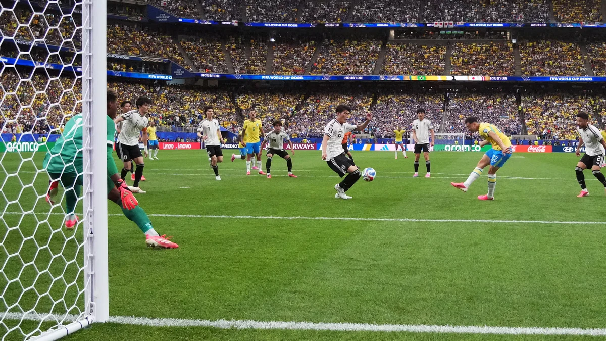 Asistencia de lujo y definición ajustada: así fue el gol de Martinelli que le dio el triunfo a Brasil ante Japón en el Mundial