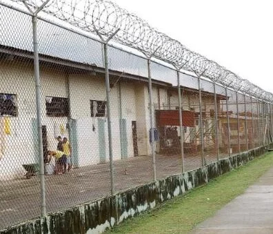 Disturbios en cárcel de Panamá terminan con 80 presos fugados, víctimas fatales y operativos masivos
