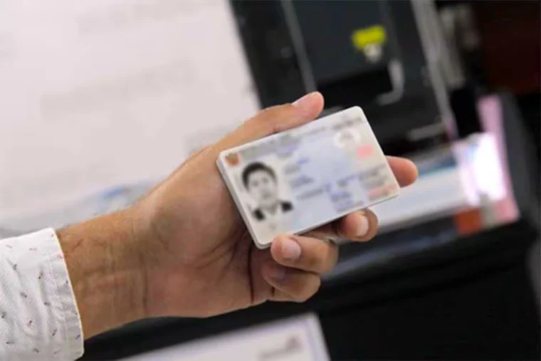 Reniec aclara quiénes pueden recoger el DNI electrónico y cuáles son las reglas según la edad