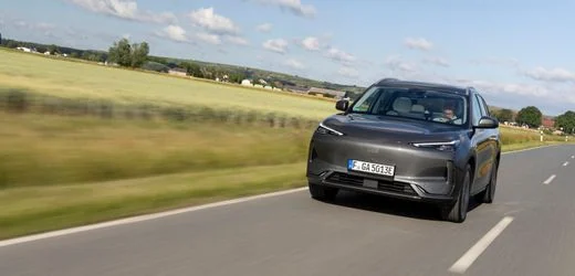Geely E5 im Test: Familien-Elektroauto mit langer Garantie
