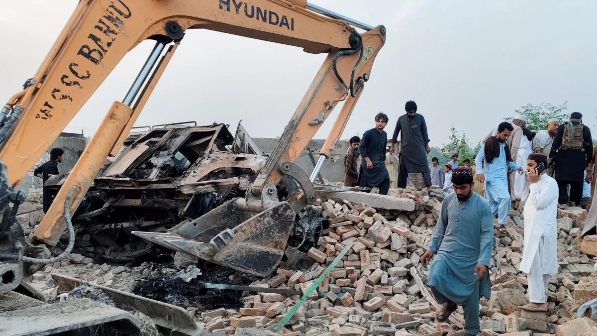 Attentat au Pakistan : 12 policiers tués dans l’explosion d’une voiture piégée dans le nord-ouest du pays