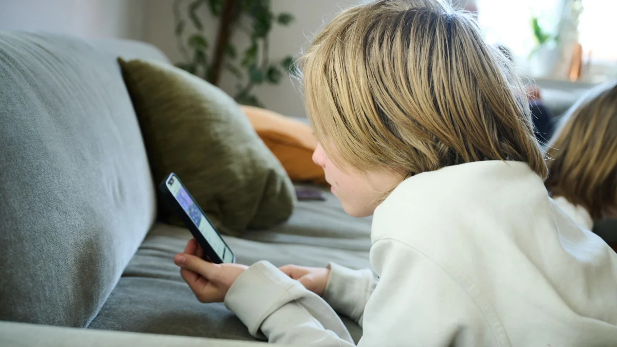 KinderSchutz: Frankreich beschließt Social-Media-Verbot für unter 15-Jährige