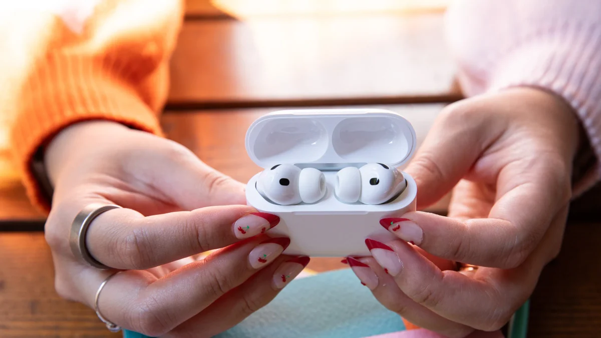 Apple’s AirPods with cameras for AI are apparently close to production
