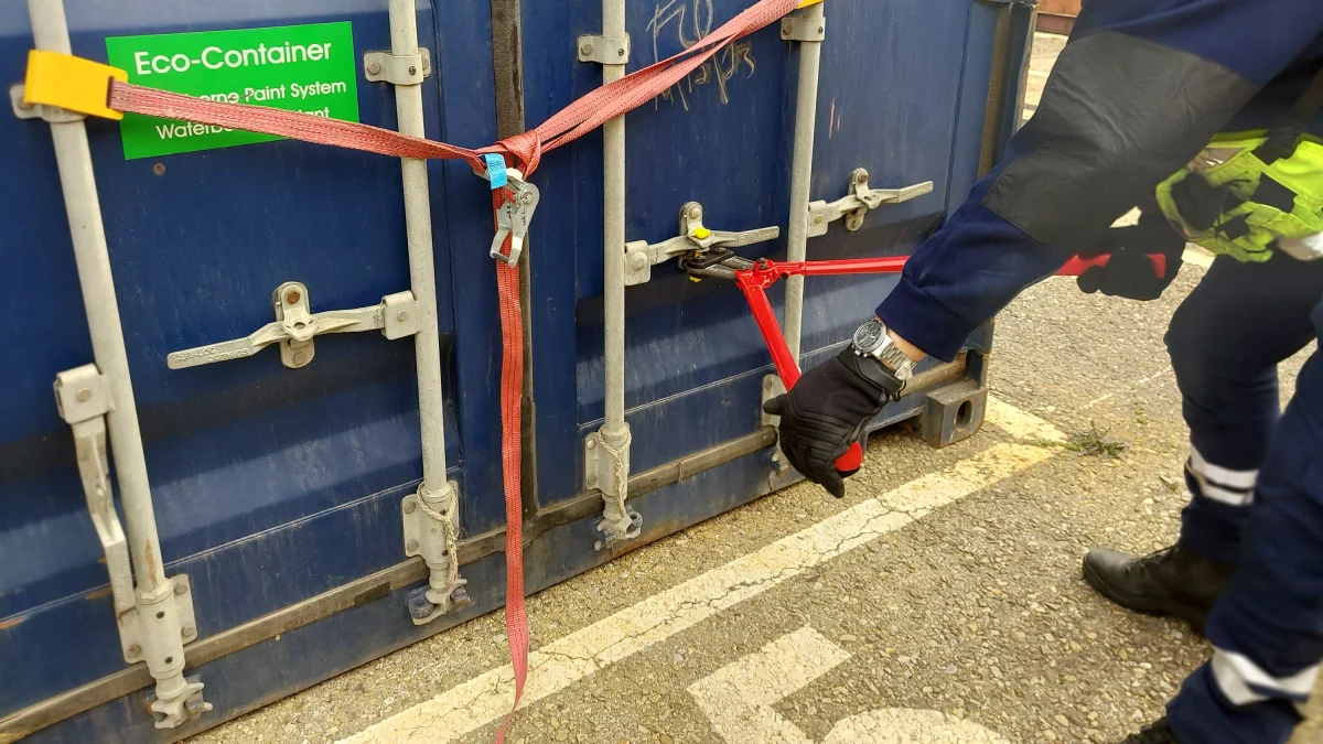 Marseille : saisie douanière «historique» de 26 tonnes de tabac de contrebande dans le port