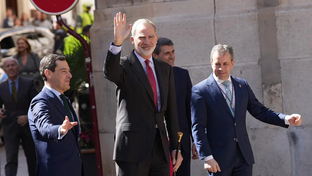 Felipe VI recibe este martes en la Zarzuela a Juanma Moreno tras su reelección como presidente de la Junta