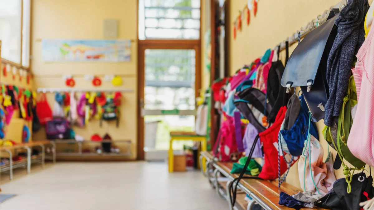 Violences sexuelles dans le périscolaire : un animateur de l’école parisienne Servan mis en examen